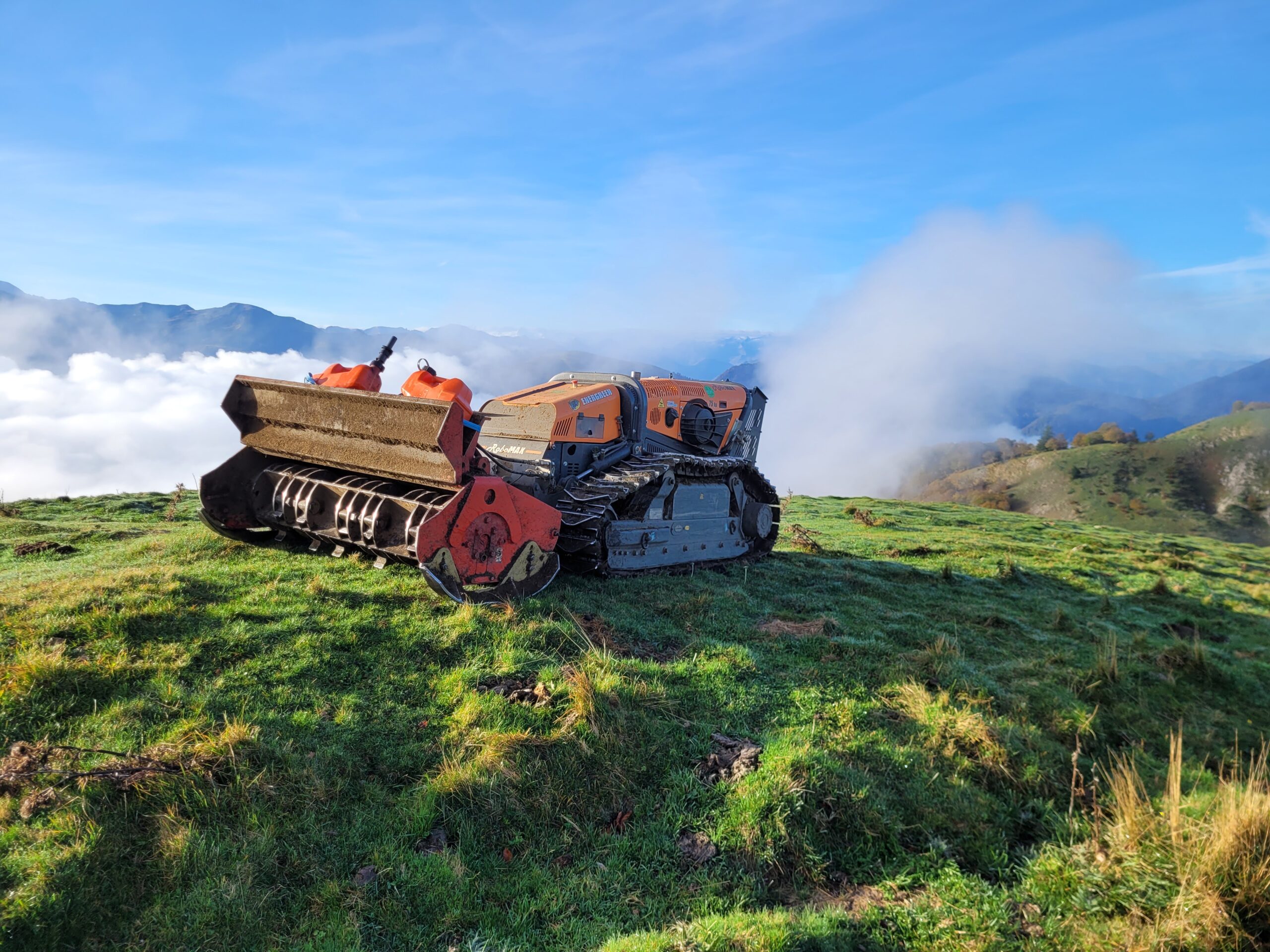 Robot débroussailleur